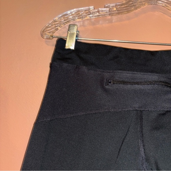 Nike Dri-Fit Women's Medium Black Capri Leggings Compression Work Out Gym Wear - Picture 10 of 10